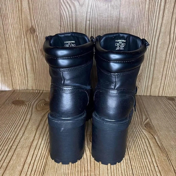 Zara black lace up heeled booties
Women’s EU size 38 - size 7 - Picture 3 of 4